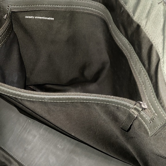 Lululemon All Day Tote - Picture 16 of 16